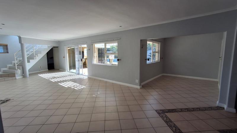 To Let 4 Bedroom Property for Rent in Flamingo Vlei Western Cape